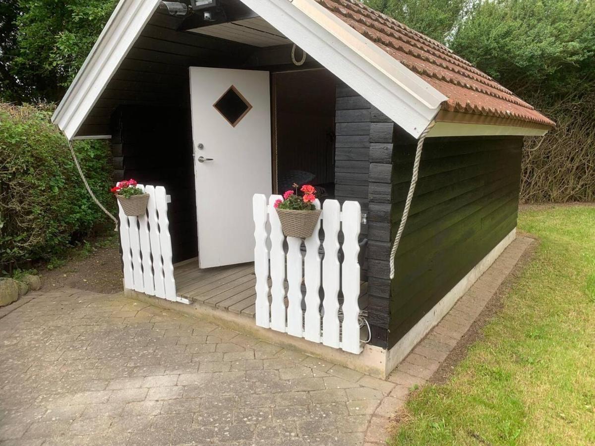 Villa Stunning Romantik Cabin Close To Baltic Sea à Idestrup Extérieur photo